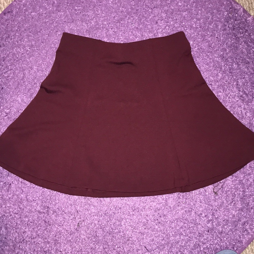 Burgundy above the knee stretchy skirt